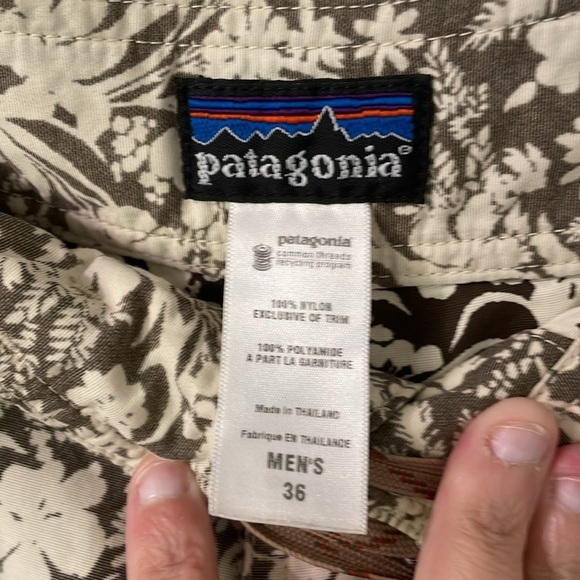 Patagonia Men’s Like New Swim Shorts Floral Brown White Adjustable Size 36 Waist - Picture 2 of 6